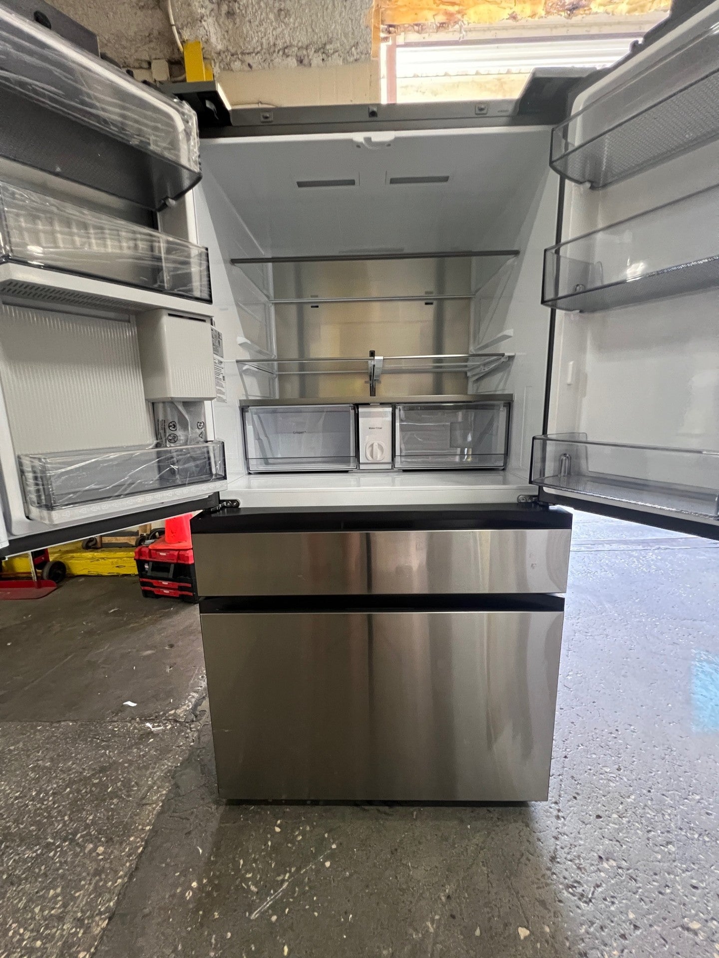 Samsung - Bespoke 29 cu. ft. 4-Door French Door Refrigerator with AI Family Hub+ - Charcoal Glass & Stainless Steel